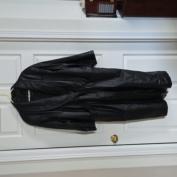 Leather jacket - Picture 3 of 3